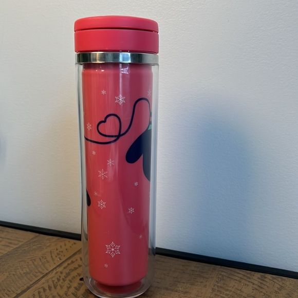 David’s Tea “Mittens” Pink Plastic Mitten Tumbler with Strainer - Picture 3 of 6